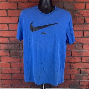 Nike Men's Blue Short Sleeve T-Shirt – Y2K,‎ Sporty